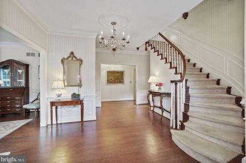 5103 52nd Ct, Washington, DC 20016-4375
