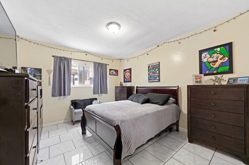 945 Locust Ave, Long Beach CA  90813-5805 exterior
