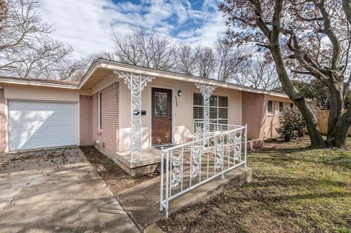 6708 Hemsell Pl, Fort Worth, TX 76116-5329