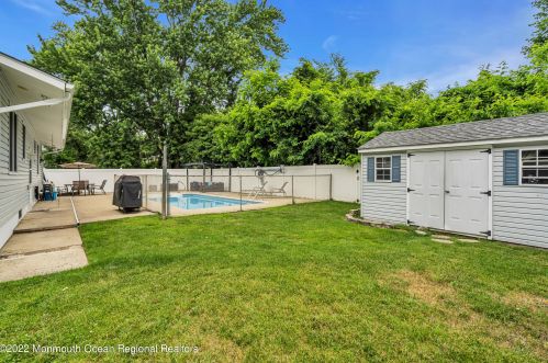 10 Trinity Pl, Jackson Twp NJ  08527-1822 exterior