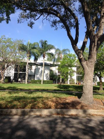50 Emerald Bay Dr, Oldsmar, FL 34677-5001