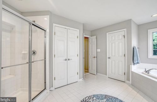 42104 Glynn Tarra Pl, Leesburg VA  20176-5478 exterior