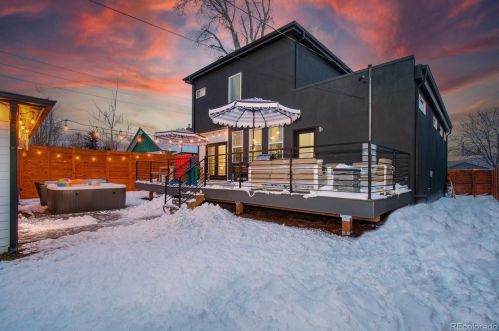 2111 Franklin St, Denver CO 80205-3905 exterior