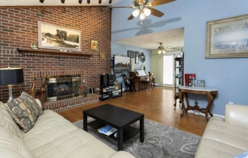 1 Harmony Ln, Methuen MA 01844-5405 exterior