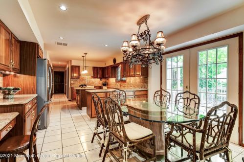 86 Green Meadow Blvd, Middletown NJ  07748-3148 exterior