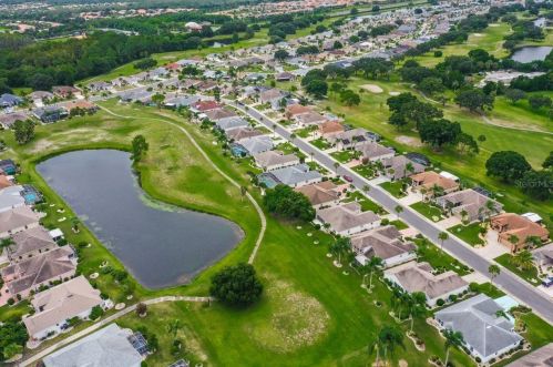 327 Caloosa Palms Ct, Ruskin FL 33573-6938 exterior