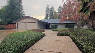 5260 Hamilton, Fresno CA  93702-5702 exterior