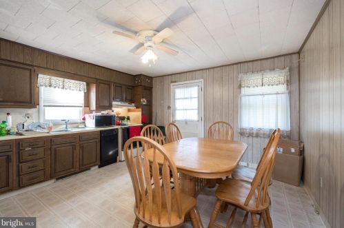 1034 Philadelphia Ave, Gilbertsville PA  19525-9511 exterior