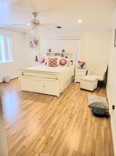 11803 Casimir Ave, Hawthorne CA  90250-1994 exterior