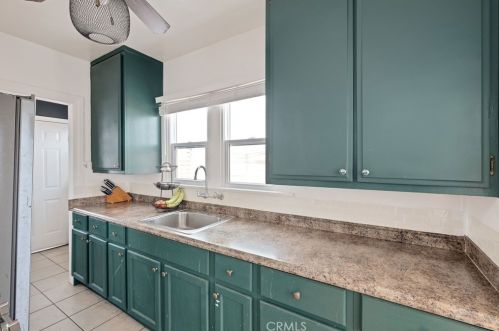 223 57th St, Long Beach CA  90805-4607 exterior