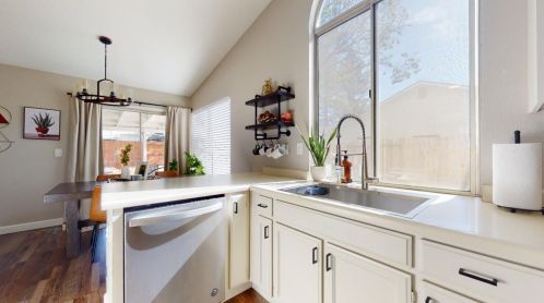 2237 Heritage Manor Dr, Riverbank CA  95367-2649 exterior