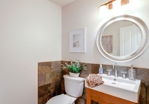 10000 Walter Welsher Ct, Gilroy CA  95020-9704 exterior