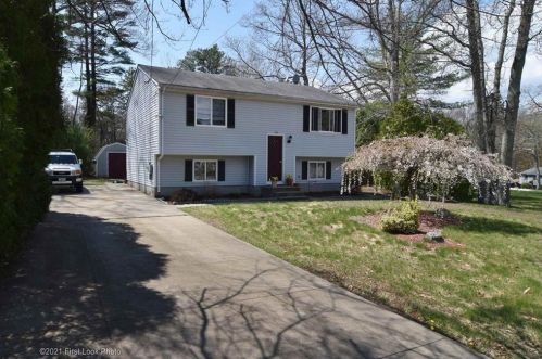 160 Howard Ave, Coventry RI  02816-7742 exterior