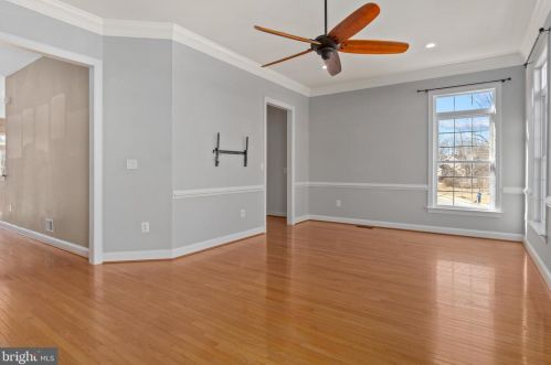 22476 Dinah Pl, Leesburg VA 20175-4808 exterior