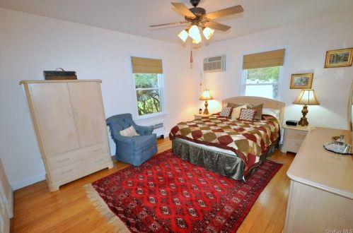 1 Maplewood Rd, Hartsdale NY  10530-1627 exterior