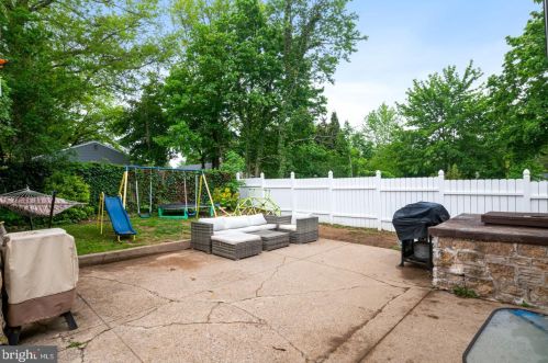 2828 Old Welsh Rd, Willow Grove PA  19090-3936 exterior