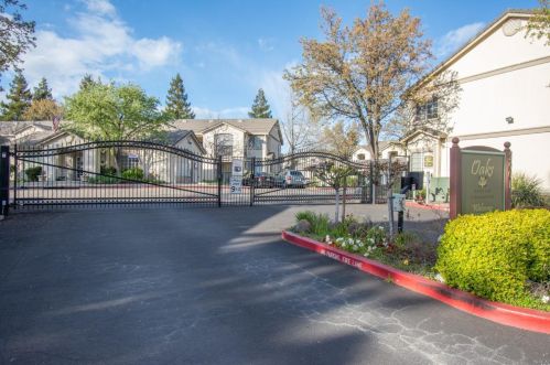 2001 Eastwood Dr, Vacaville CA  95687-6173 exterior