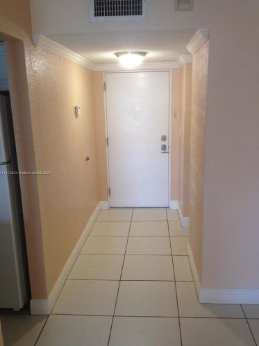 17650 68th Ave, Hialeah, FL 33015-4020