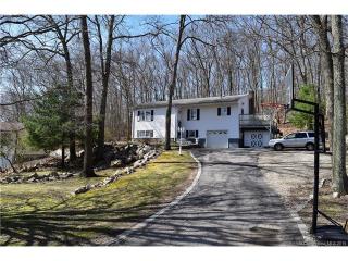 16 Devonshire Dr, Waterford, CT 06385-1702