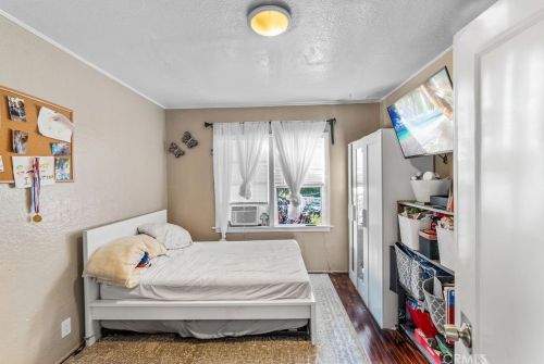 4213 Pepperwood Ave, Long Beach CA  90808-1072 exterior