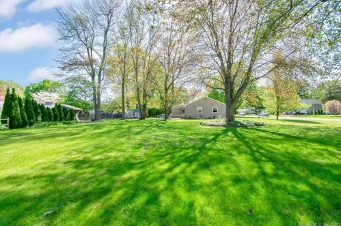 41 Talcott Rd, Glastonbury CT  06033-2918 exterior