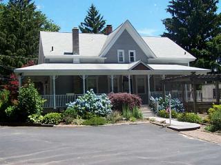 81 Central St, Warwick RI  02886-1205 exterior