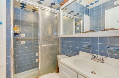 913 Merillon Ave, Westbury NY  11590-6112 exterior