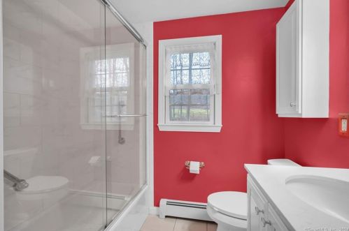 43 Walnut Ln, Northford CT  06472-1128 exterior