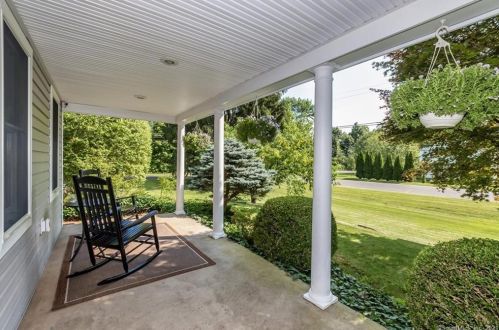 10 Spring Hill Rd, Southington CT  06489-1522 exterior