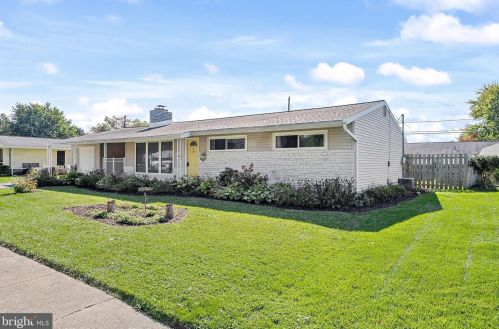 218 Wood St, Camp Hill, PA 17011-2641