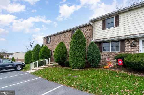 615 Gates Ln, West Enola, PA 17025-1600