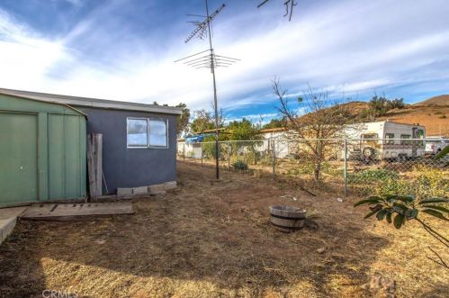 8435 Mission Blvd, Riverside CA  92509-2976 exterior