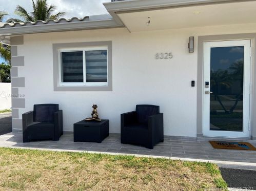 8325 171st St, Hialeah, FL 33015-3739