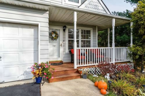 117 Sprucewood Blvd, Central Islip, NY 11722-4623