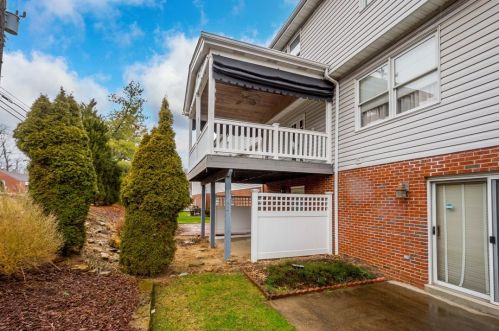 123 Parliament Pl, Pittsburgh, PA 15236-1677