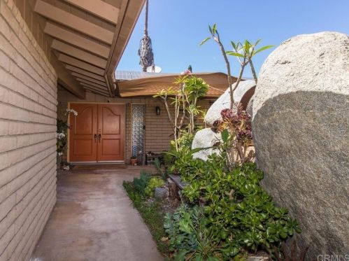 9416 Vista Aleta, Valley Center CA  92082-5533 exterior