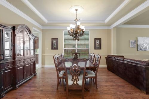 2209 Roadrunner Dr, Lewisville TX  75022-7885 exterior