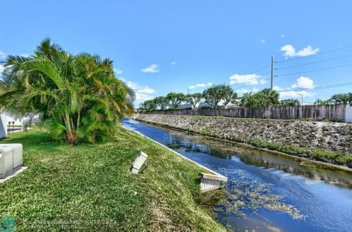 1606 14th Ave, Boynton Beach FL  33426-5809 exterior