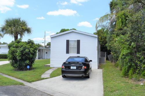 14541 Sunset Dr, Delray Beach, FL 33445-3824