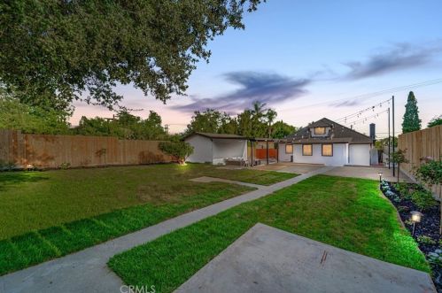 137 Altadena Dr, Altadena CA  91001-5104 exterior