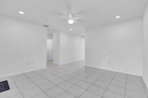 5292 Cannon Way, West Palm Beach FL  33415-3700 exterior