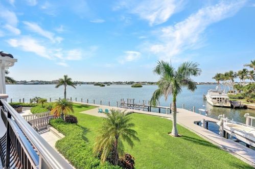 550 Alameda Ct, Marco Island FL  34145-5830 exterior