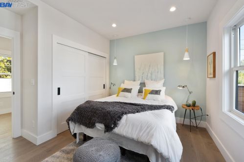 5926 Dover St, Oakland CA  94609-1426 exterior