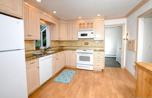 239 Rocks Rd, Norwalk CT  06851-1117 exterior