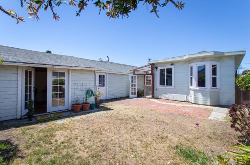 2380 108th Ave, Oakland CA  94603-4112 exterior