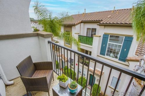 3147 Via Puerta, Carlsbad CA  92009-6081 exterior