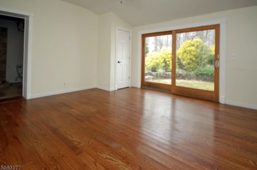 35 Old Smalleytown Rd, Warren NJ  07059-5438 exterior