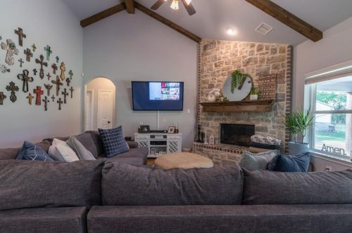 7602 Gussie Nell Davis Dr, Greenville TX  75402-4783 exterior