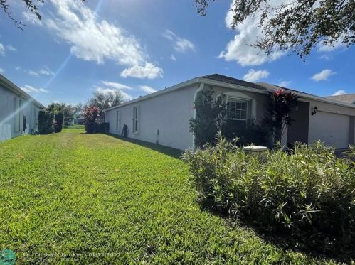 1435 9th Pl, Vero Beach FL  32960-2123 exterior