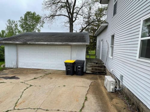 1205 Hollister Ave, Tomah, WI 54660-2544